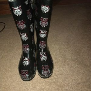 BNWOT Owl RainBoots